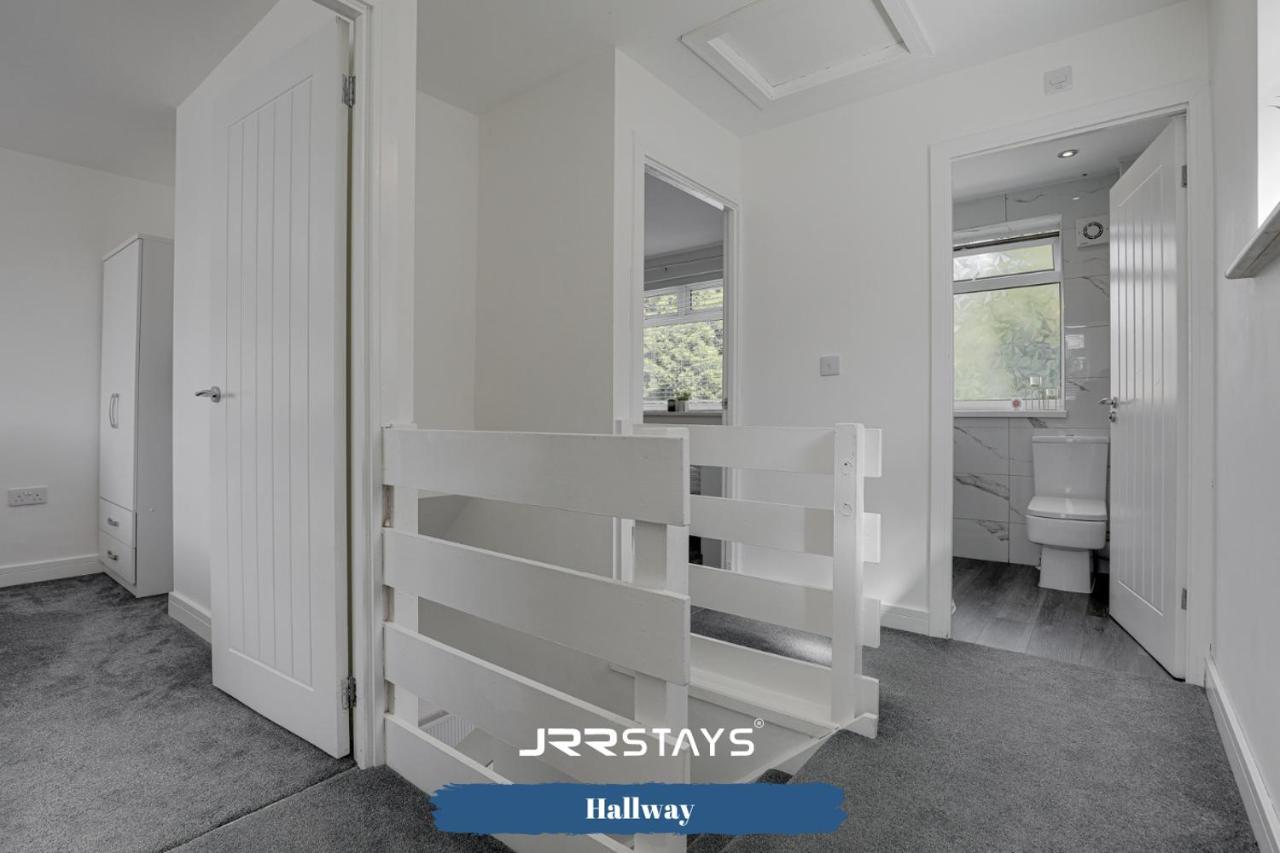 Wolverhampton - Amazing 3 Bedroom, Sleeps 6, Wi-Fi - Jrr Stays Exterior foto